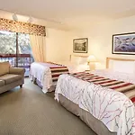 Sierra Lodge